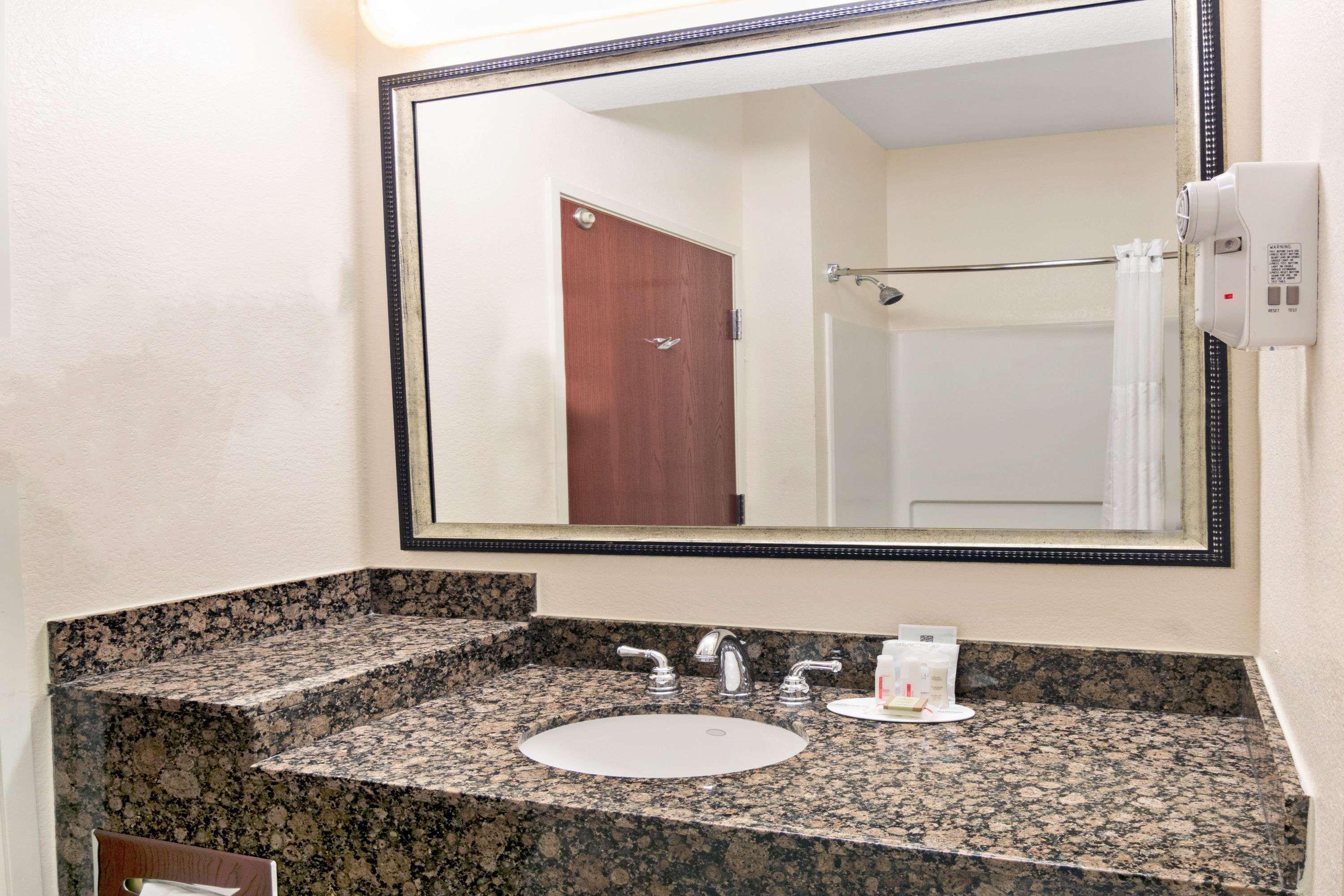 Hotel Super 8 By Wyndham Austin/Airport South Extérieur photo