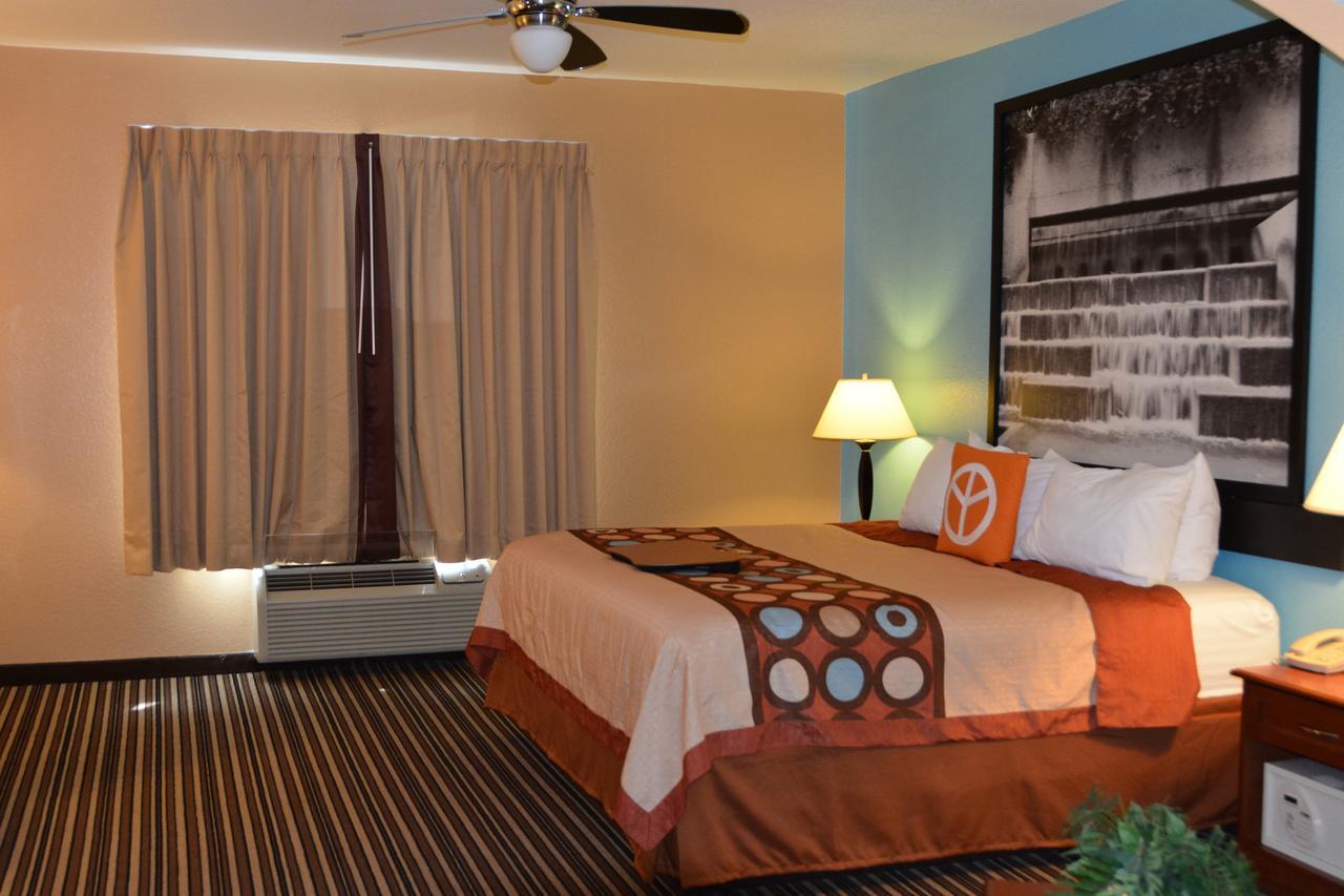 Hotel Super 8 By Wyndham Austin/Airport South Extérieur photo